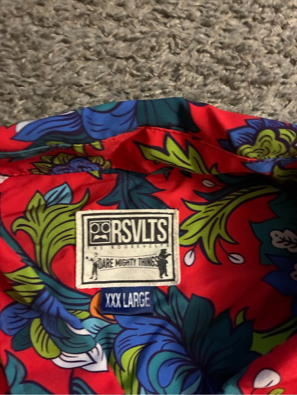 RSVLTS Red Floral Short-Sleeve Button-Down Shirt - Picture 4 of 5